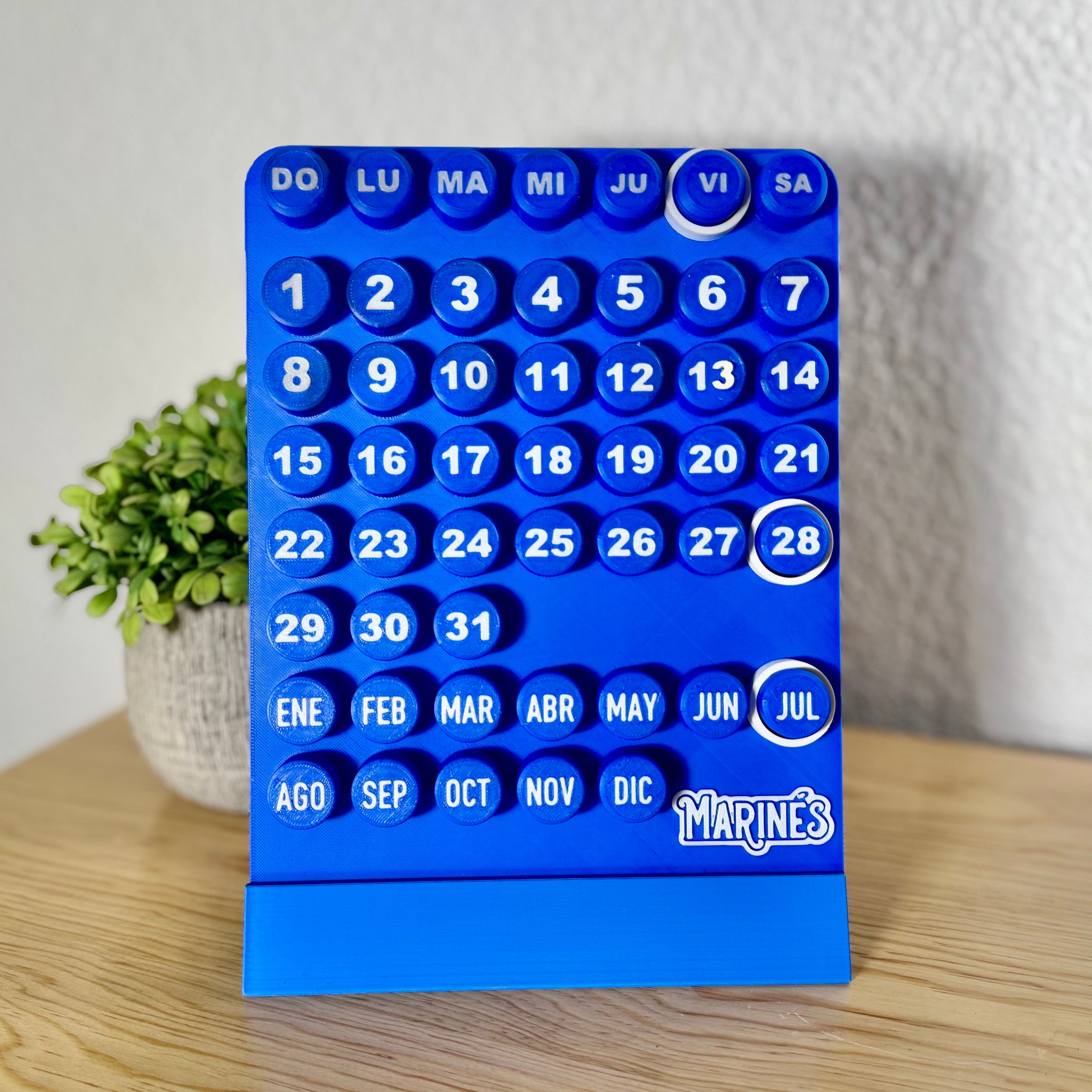 Calendario Mediano Personalizado con Logotipoq